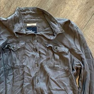 American Eagle Button Up